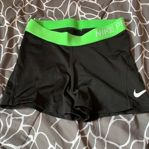 Nike pros 3”